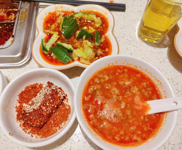 澳门资料百科:海底捞回应摆路边摊